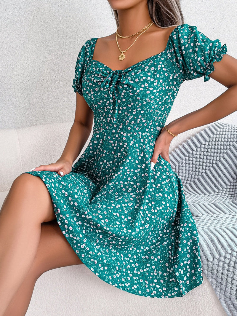 Vestido Femenino Corto Floral Manga Corta